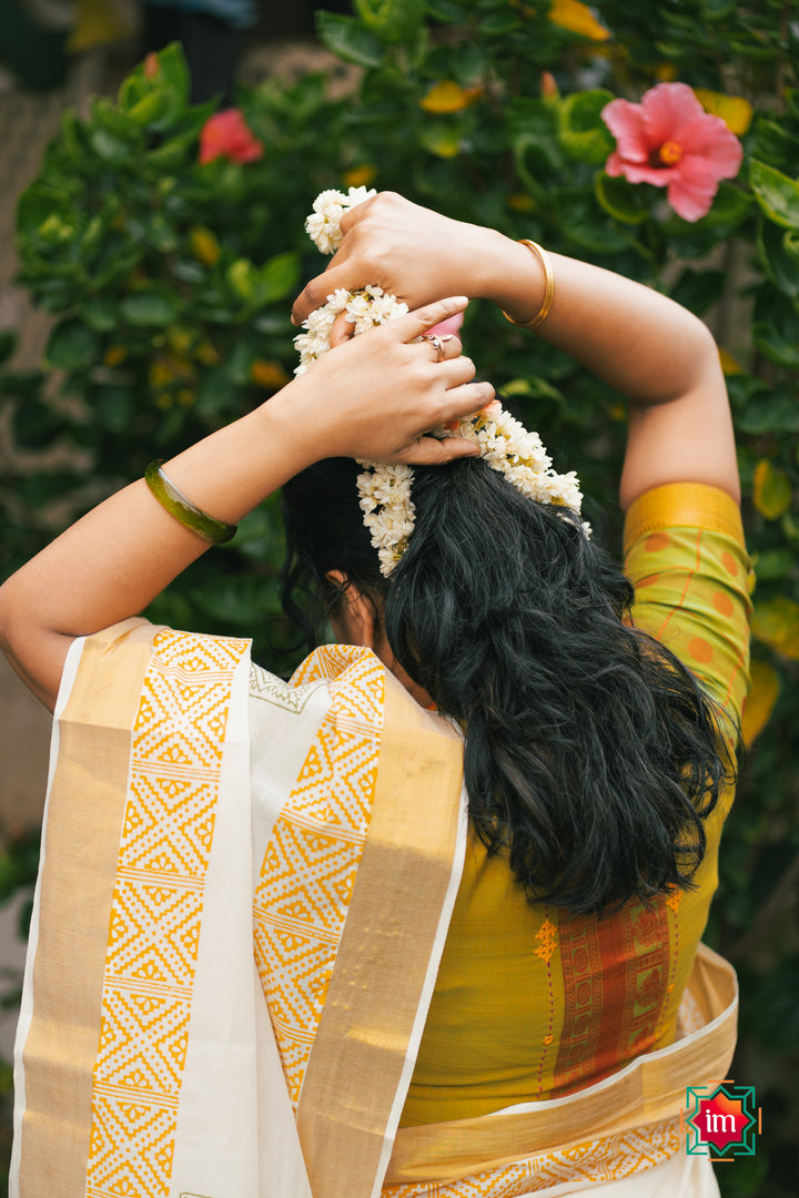 White-Onam-Kasavu-Geometric-Motif-Jugalbandhi-Saree-Kalikalam-7-The-Indian-Motif