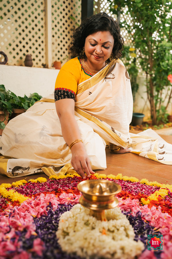 White Onam Kasavu Race-boat Motif Jugalbandhi Saree Vallamkali