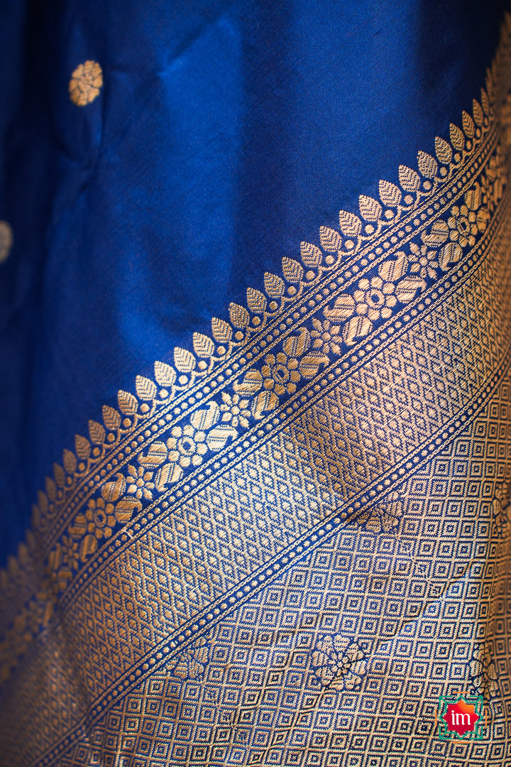 Royal-Blue-Banarasi-Katan-Silk-Handloom-Saree-with-Silver-Zari-Buttas-5-The-Indian-Motif
