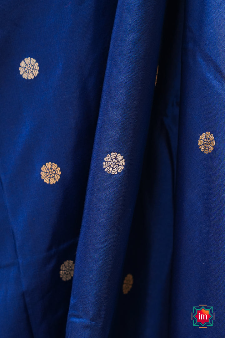 Royal-Blue-Banarasi-Katan-Silk-Handloom-Saree-with-Silver-Zari-Buttas-6-The-Indian-Motif