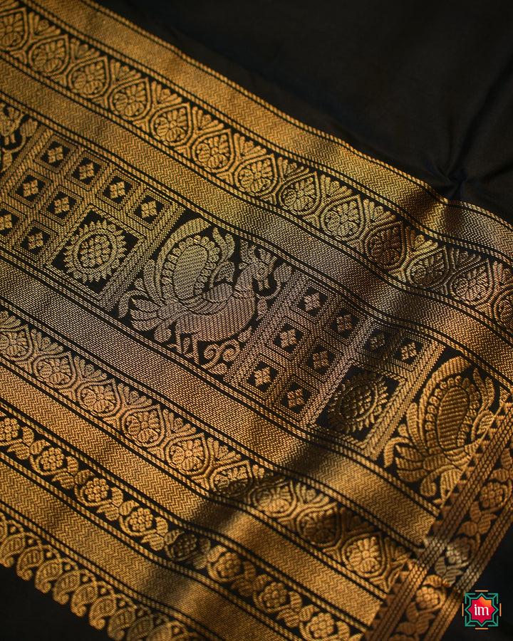 Elegant kanjivaram silk saree, where in the detailed saree print is displayed.
