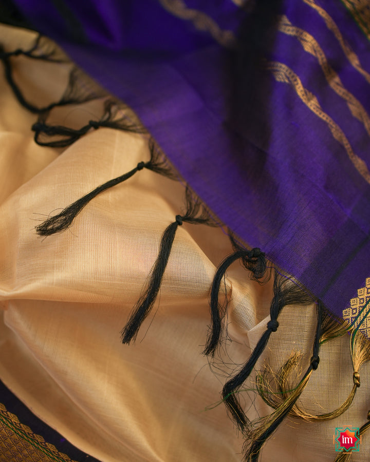 Beautiful Cream Kanchi Silk Cotton Saree best handloom cotton sarees for women is displayed.