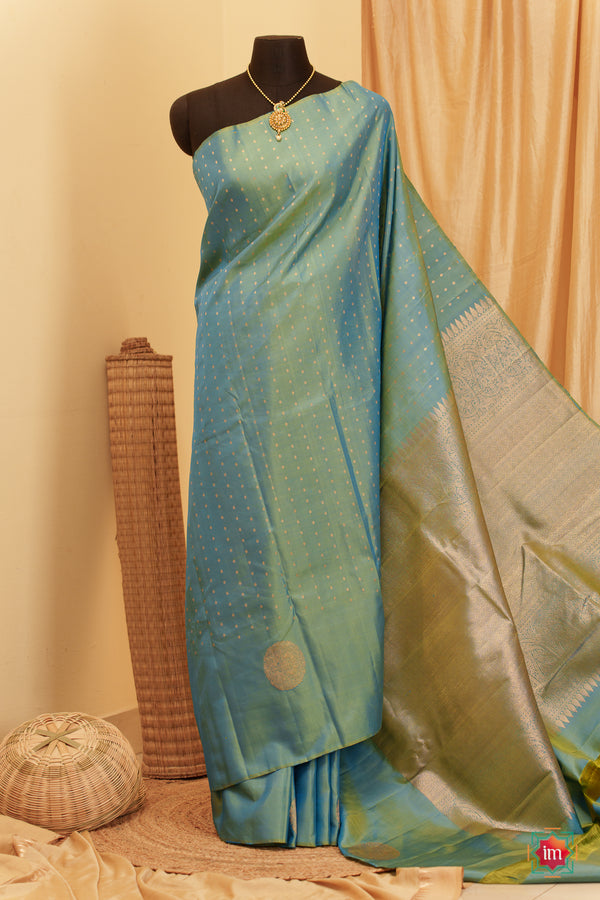 Light Turquoise Blue Kanjivaram Borderless Handloom Saree Neela