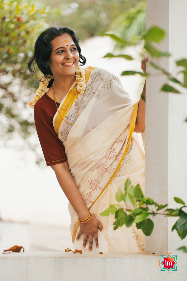 White Onam Kasavu Kolam Motif Jugalbandhi Saree Pookalam