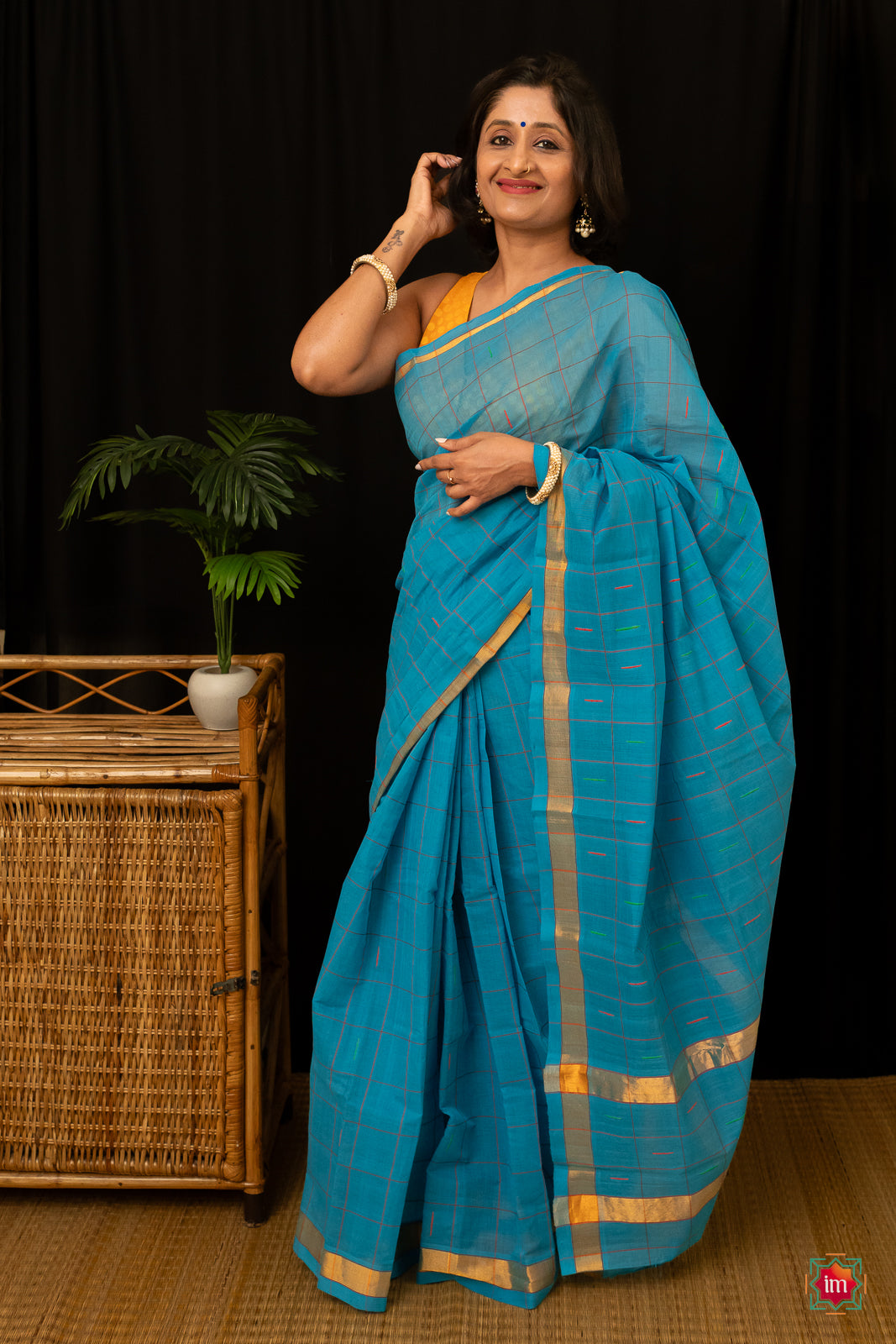 Ananda Blue Checkered Venkatgiri Cotton Saree Anandam – THE INDIAN MOTIF