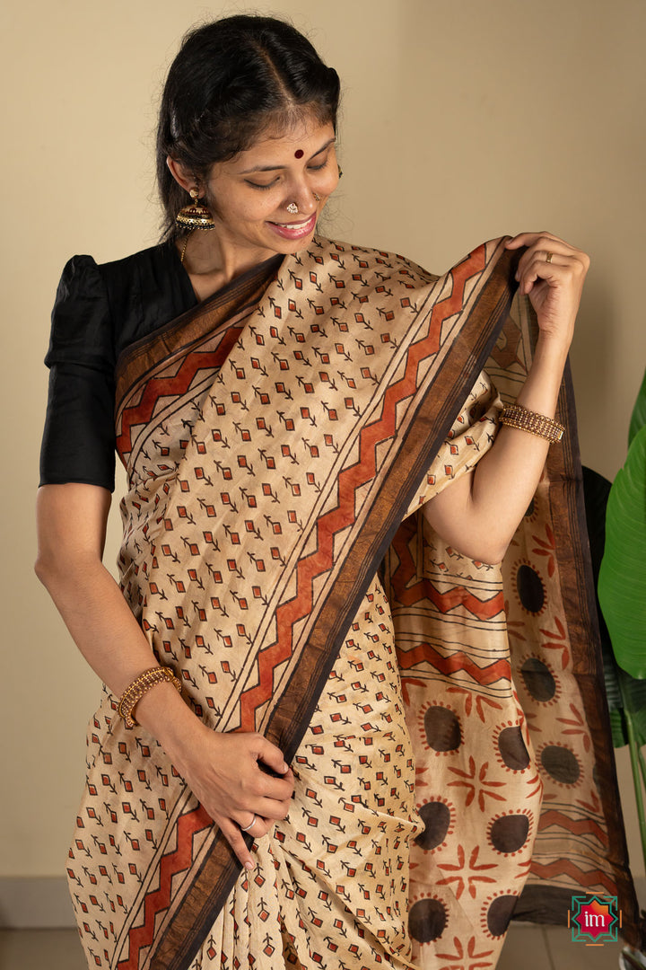 Beige-Patterned-Bagru-Handblock-Chanderi-Silk-Cotton-Saree-2-The-Indian-Motif