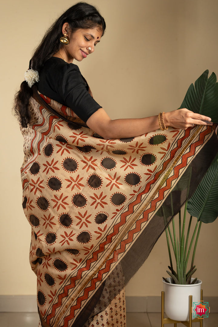 Beige-Patterned-Bagru-Handblock-Chanderi-Silk-Cotton-Saree-6-The-Indian-Motif