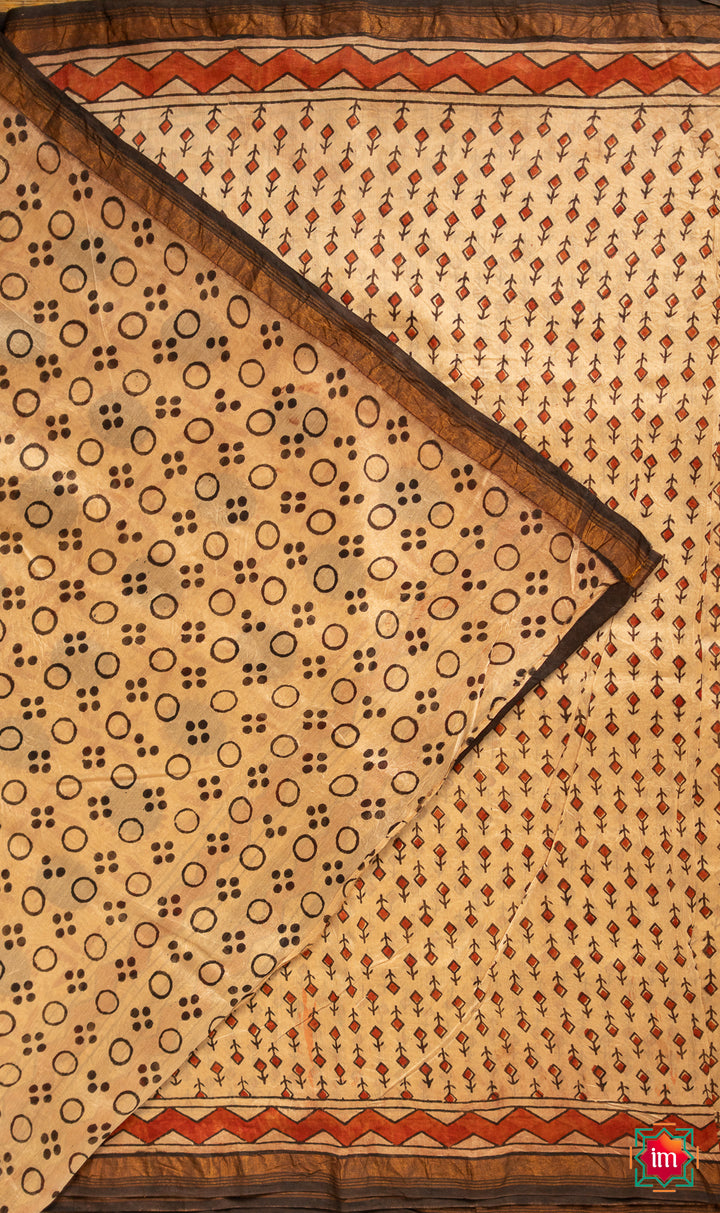 Beige-Patterned-Bagru-Handblock-Chanderi-Silk-Cotton-Saree-7-The-Indian-Motif