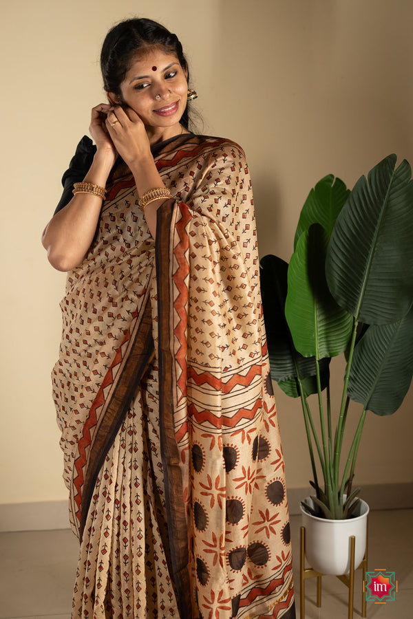 Beige-Patterned-Bagru-Handblock-Chanderi-Silk-Cotton-Saree-The-Indian-Motif