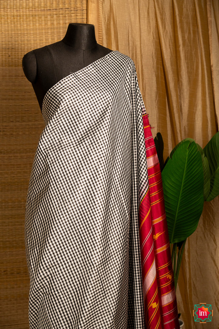 Black-and-White-Checkered-Molkalmuru-Silk-Saree-Chaturanga-The-Indian-Motif