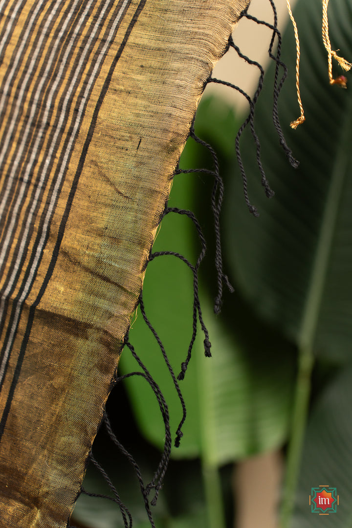 Black-Handwoven-Linen-With-Zari-Saree-Midnight-Rose-4-The-Indian-Motif