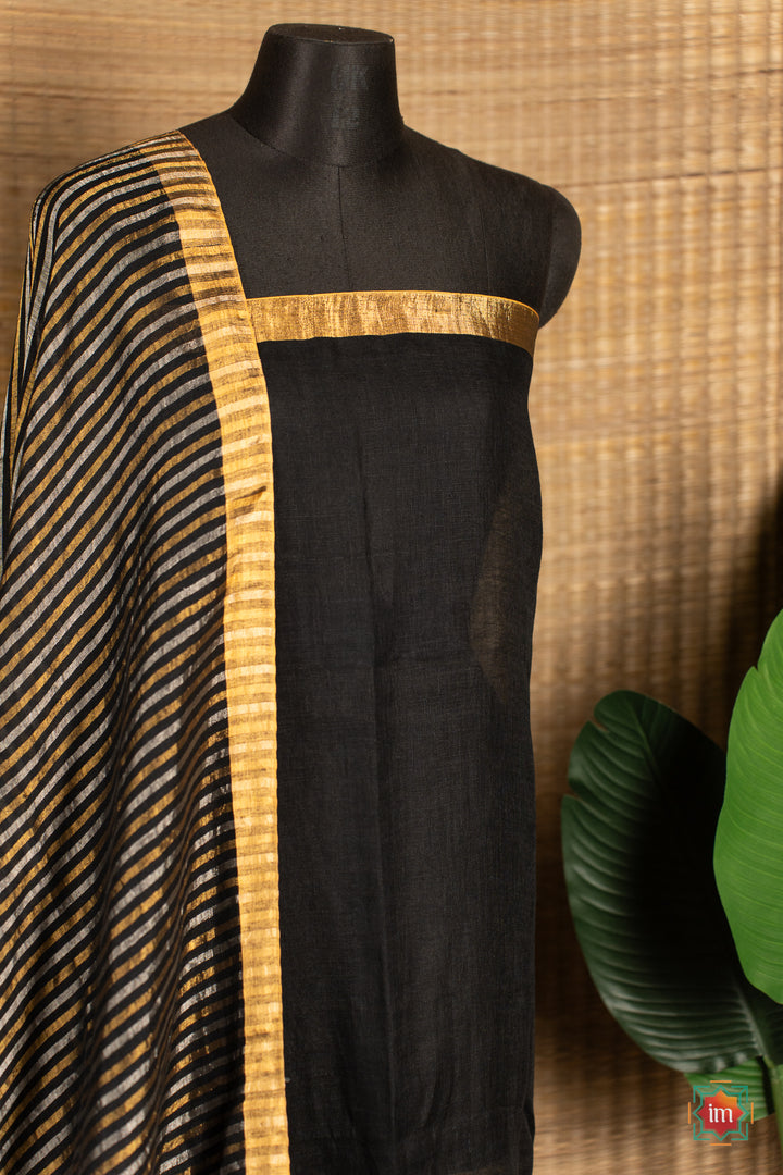 Black-Handwoven-Linen-With-Zari-Saree-Midnight-Rose-7-The-Indian-Motif