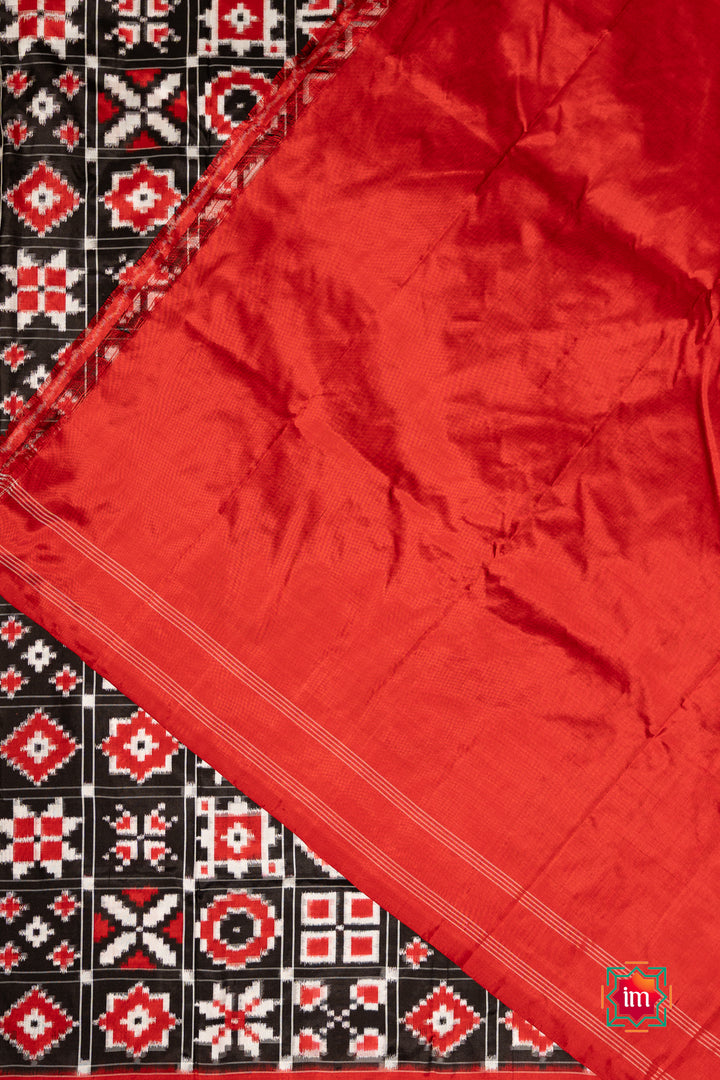 Black Red Telia Rumal Inspired Pochampally Double Ikkat Silk Saree Charminar-7-The Indian Motif