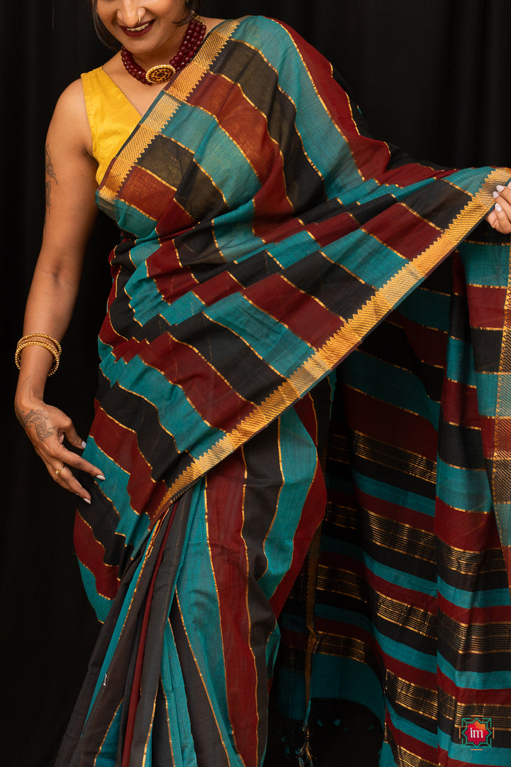 Black-Stripes-Mangalgiri-Cotton-Saree-Niroopa-5The-Indian-motif
