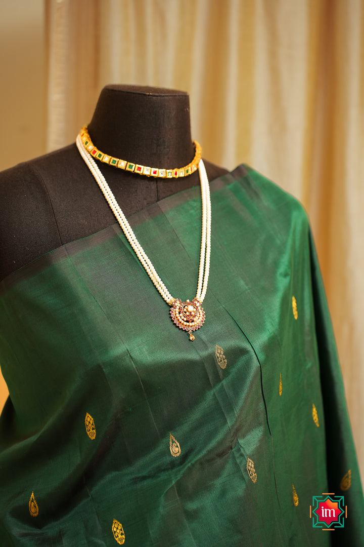 Bottle-Green-Kanjivaram-Silk-Saree-Meenakshi-1-The-Indian-Motif