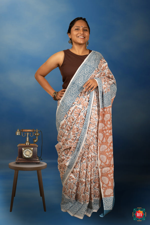 Brown-Floral-Bagru-Handblock-Printed-Mul-Cotton-Saree-Maati-The-Indian-motif