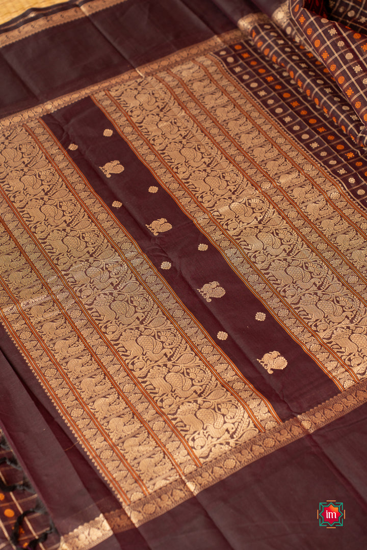 Cocoa-Brown-Shot-1000-Butta-Cotton-Saree-Mazhai-Bhoomi-5-The-Indian-Motif