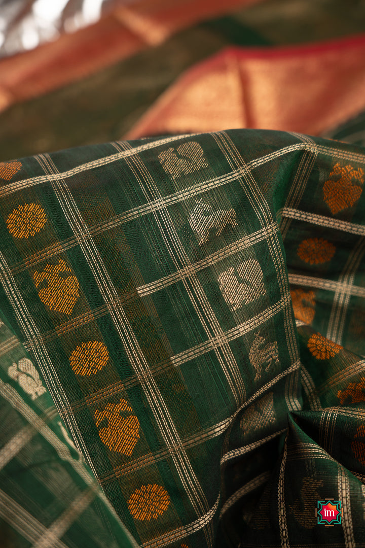 Deep-Green-1000-Butta-Cotton-Saree-With-Zari-Work-Meenakshi-4-The-Indian-Motif