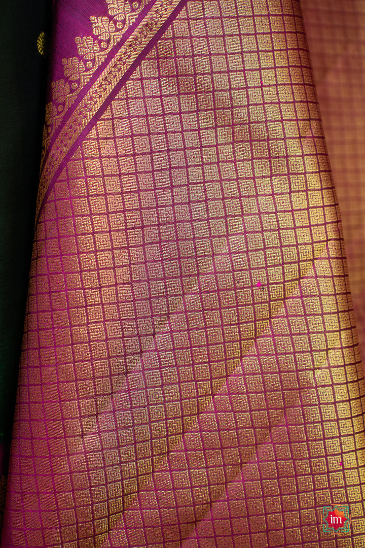 Green-with-Pink-Kanjivaram-Handloom-Saree-Marudham-7-The-Indian-Motif