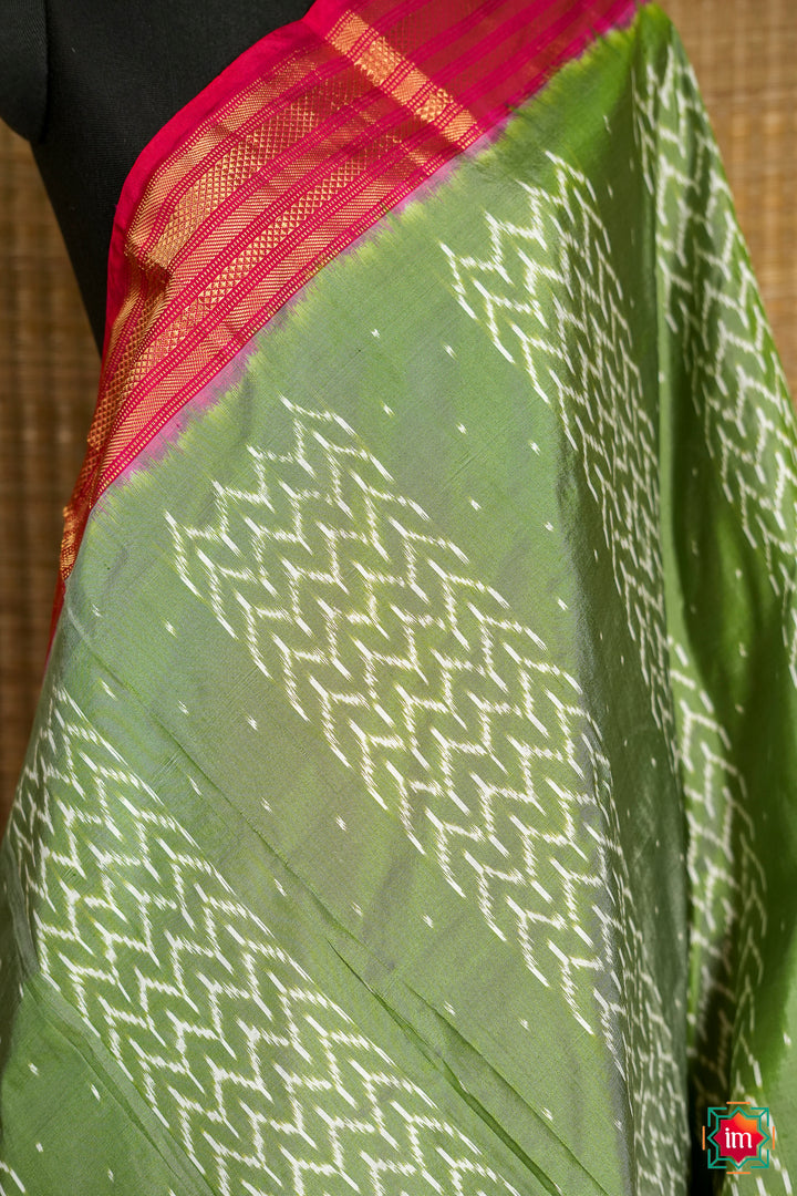 Green-With-Red-Pochampally-Ikkat-Silk-Saree-Sindoora-2-The-Indian-Motif