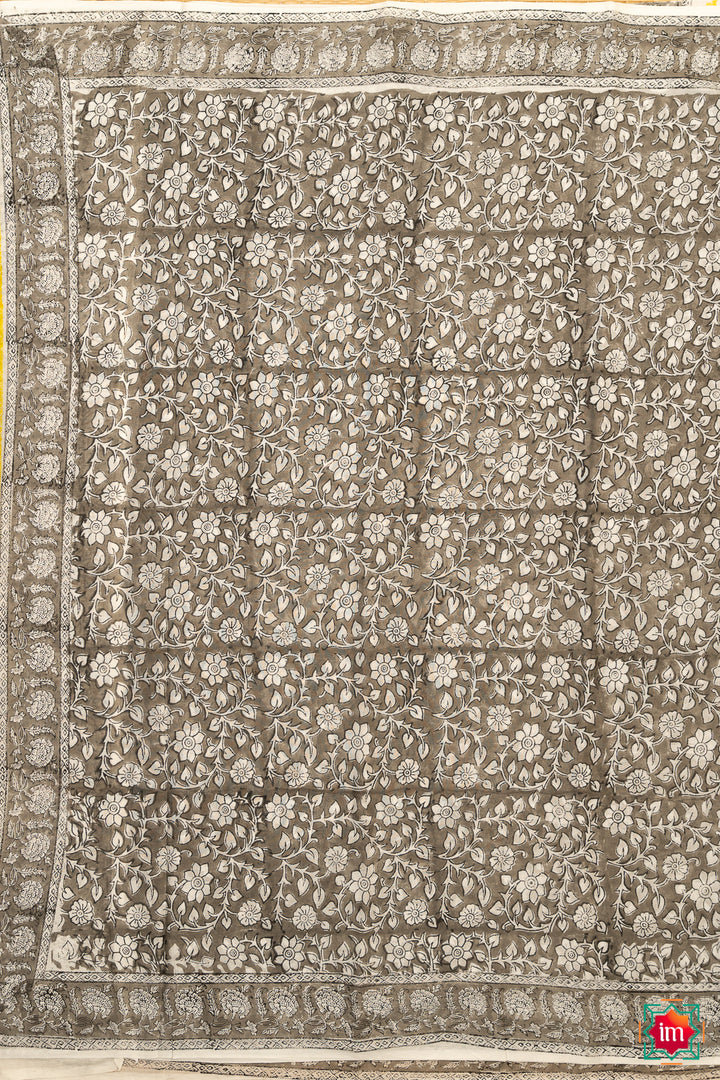 Grey-White-Floral-Bagru-Handblock-Printed-Mul-Cotton-Saree-Ambar-5-The-Indian-motif