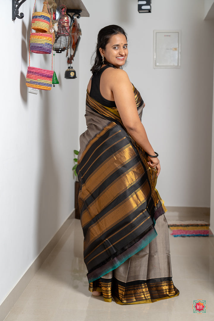 Grey-Handloom-Gadwal-Silk-Cotton -Saree-Megham-7-The-Indian-Motif