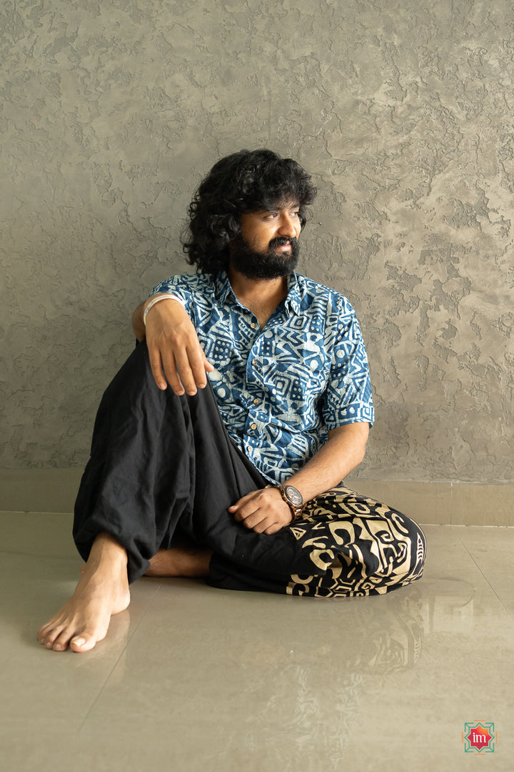 Indigo-White-Handblock-Printed-Cotton-Mens-Shirt-Raasleela-1-The-Indian-Motif