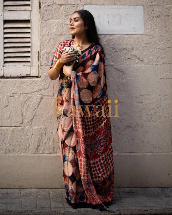 Chandra-Ajrakh-Saree-The-Indian-Motfi