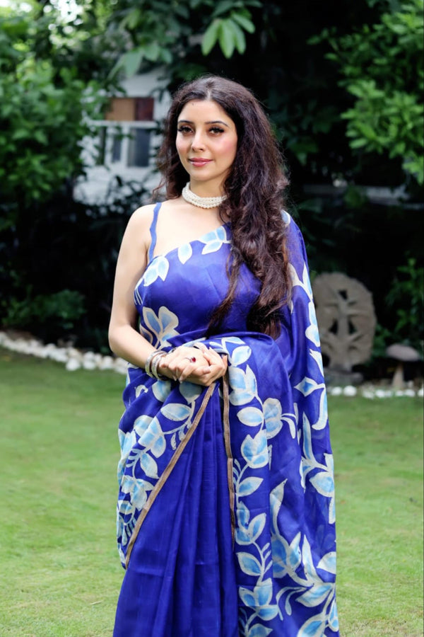 Neel-Pushp-Batik-Saree-The-Indian-Motif