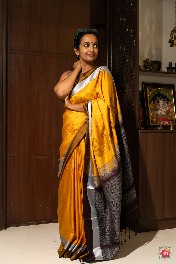 Mustard-Brown-Pure-Silk-Kodiyala-Saree-Swarnam-1-The-Indian-Motif