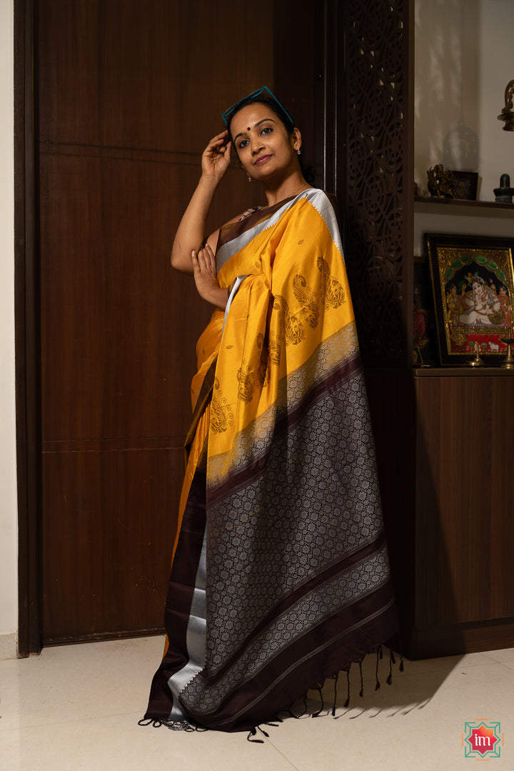 Mustard-Brown-Pure-Silk-Kodiyala-Saree-Swarnam-3-The-Indian-Motif