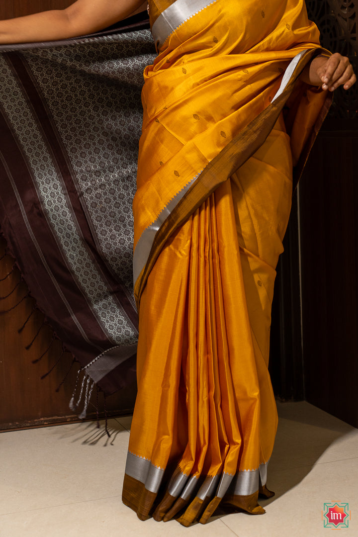 Mustard-Brown-Pure-Silk-Kodiyala-Saree-Swarnam-4-The-Indian-Motif