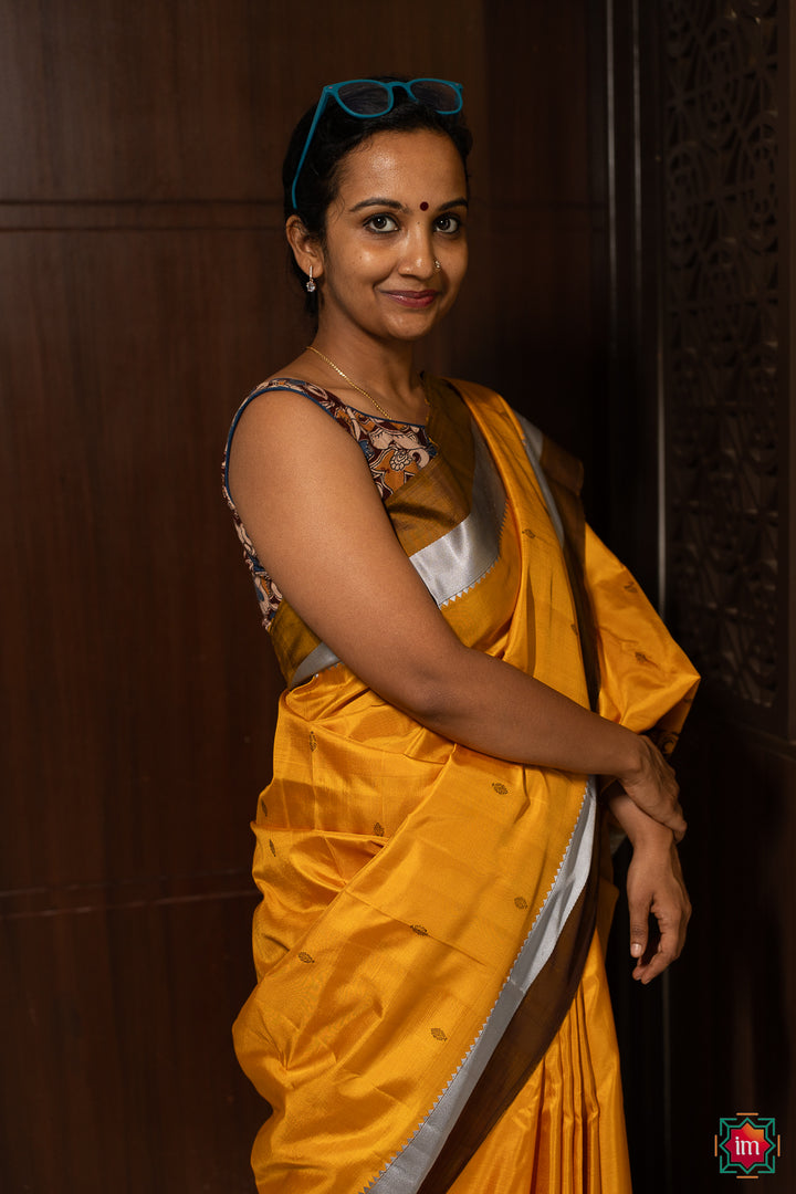 Mustard-Brown-Pure-Silk-Kodiyala-Saree-Swarnam-6-The-Indian-Motif