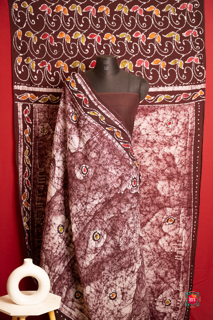 Offwhite-Brown-Batik-Cotton-Saree-Coffee-Charm-The-Indian-Motif