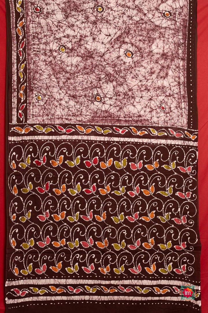 Offwhite-Brown-Batik-Cotton-Saree-Coffee-Charm-4-The-Indian-Motif