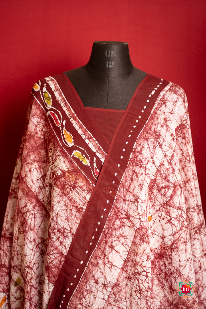 Offwhite-Brown-Batik-Cotton-Saree-Vermillion-Wonder-1-The-Indian-Motif