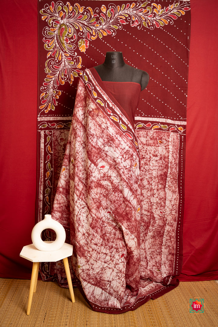 Offwhite-Brown-Batik-Cotton-Saree-Vermillion-Wonder-The-Indian-Motif