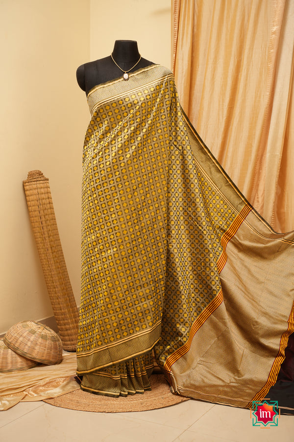 Olive-Green-Banarasi-Tanchoi-Silk-Saree-The-Indian-Motif