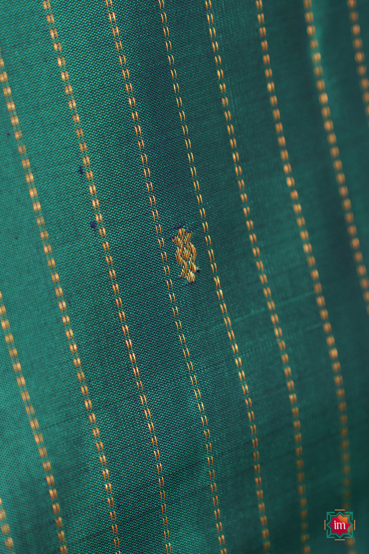 Peacock-green-and-pink-Kanjivaram-Handloom-Saree-Mayuraa-3-The-Indian-Motif