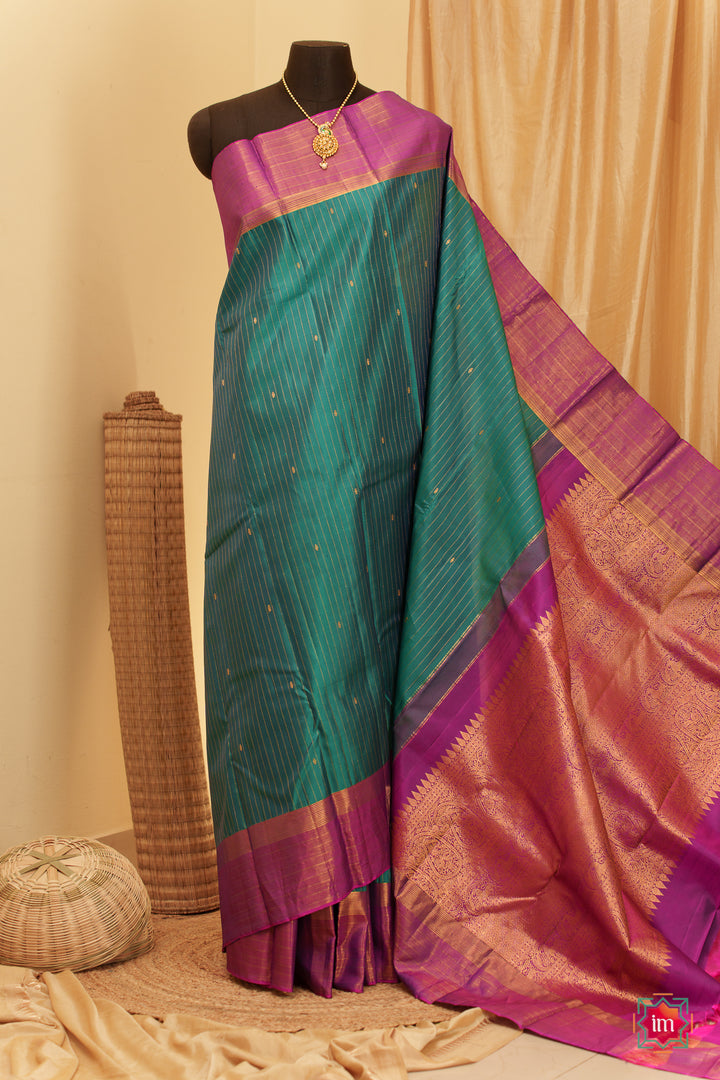 Peacock-green-and-pink-Kanjivaram-Handloom-Saree-Mayuraa-The-Indian-Motif