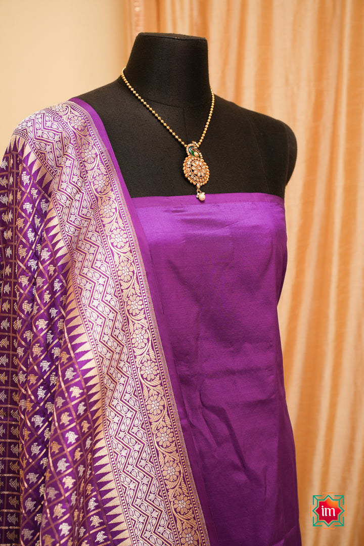 Purple-Banarasi-Handloom-Vintage-Antique-Zari-Saree-10-The-Indian-Motif