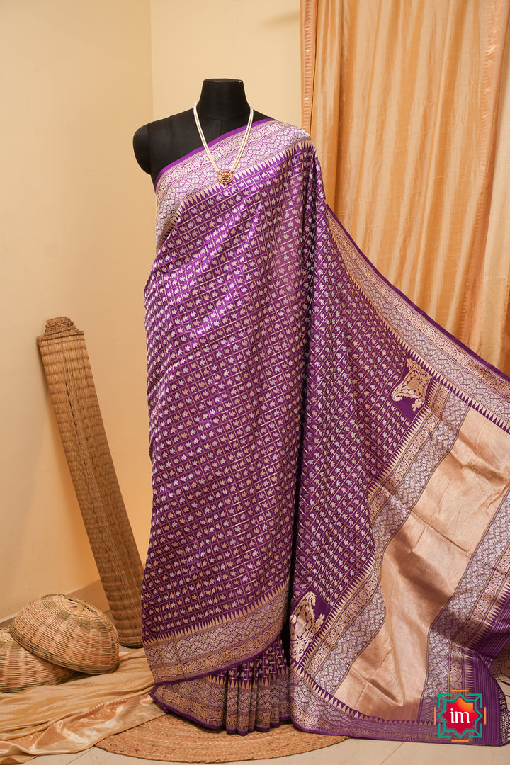 Purple-Banarasi-Handloom-Vintage-Antique-Zari-Saree-11-The-Indian-Motif