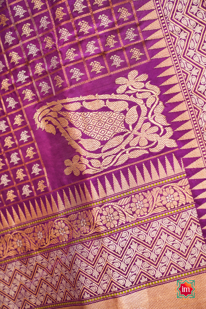 Purple-Banarasi-Handloom-Vintage-Antique-Zari-Saree-17-The-Indian-Motif