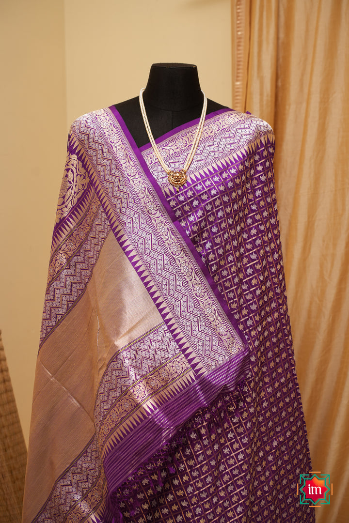 Purple-Banarasi-Handloom-Vintage-Antique-Zari-Saree-19-The-Indian-Motif
