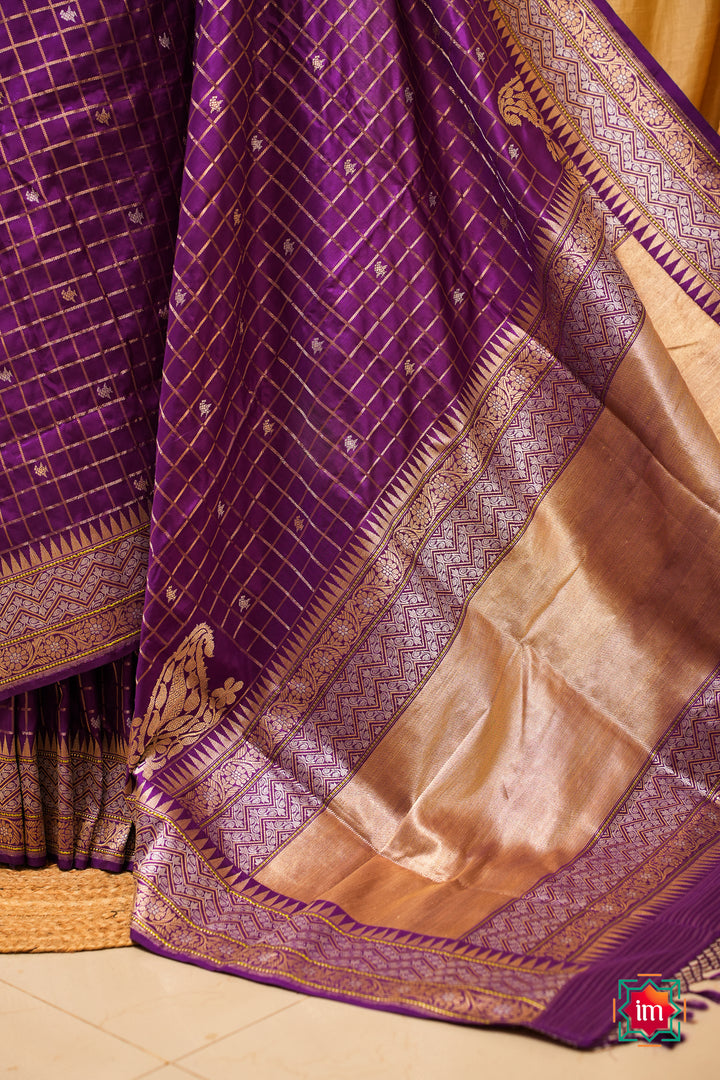 Purple-Banarasi-Handloom-Vintage-Antique-Zari-Saree-3-The-Indian-Motif