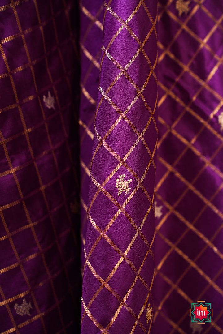 Purple-Banarasi-Handloom-Vintage-Antique-Zari-Saree-4-The-Indian-Motif