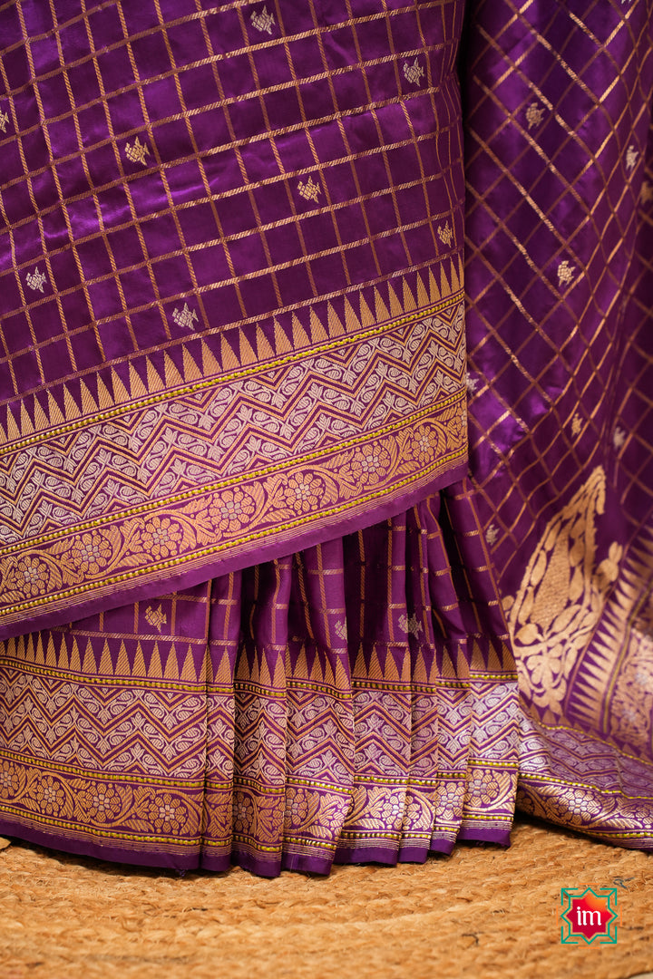 Purple-Banarasi-Handloom-Vintage-Antique-Zari-Saree-7-The-Indian-Motif