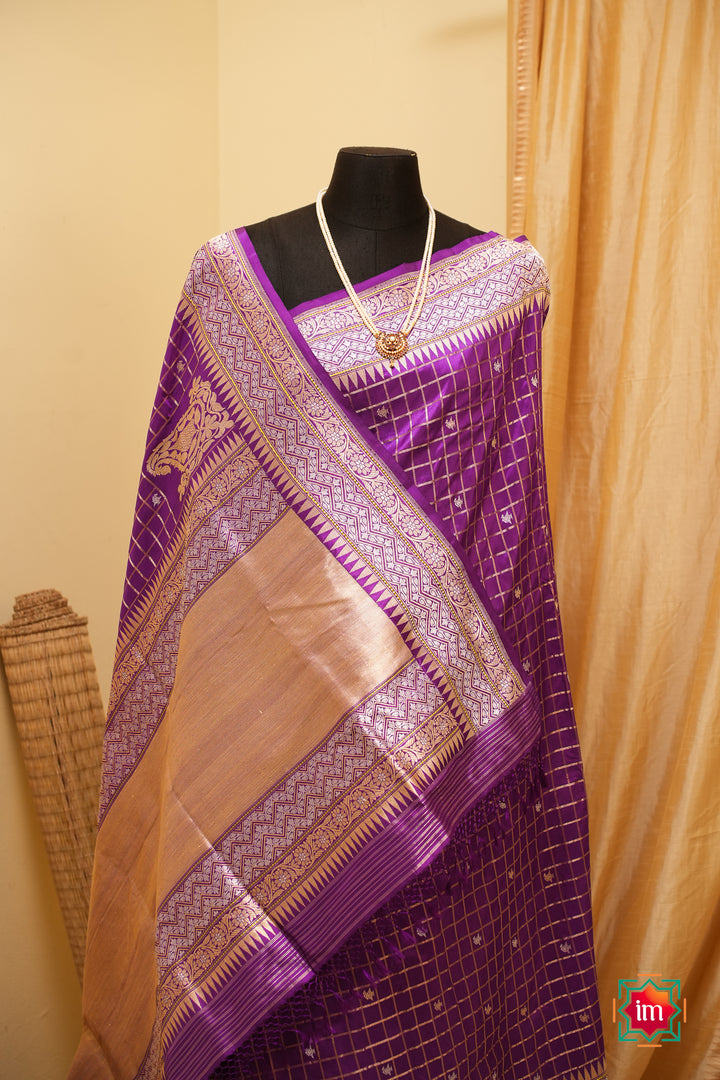 Purple-Banarasi-Handloom-Vintage-Antique-Zari-Saree-8-The-Indian-Motif