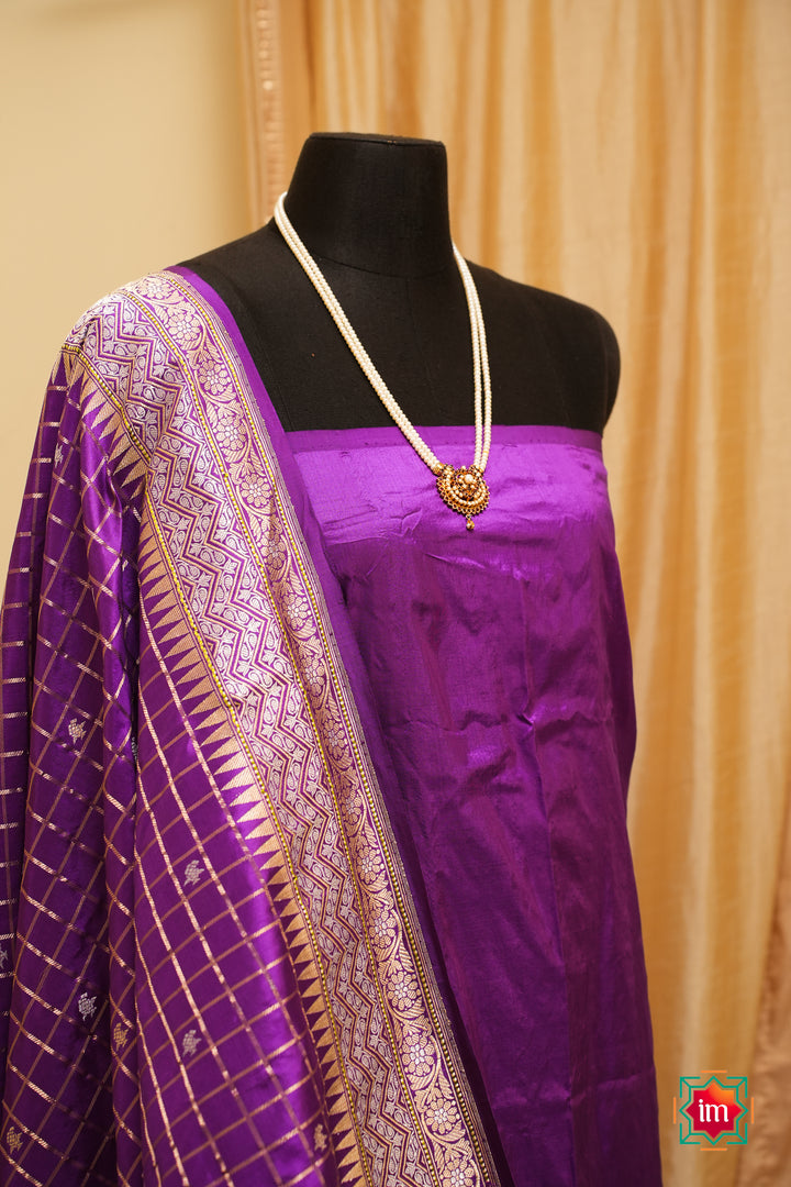 Purple-Banarasi-Handloom-Vintage-Antique-Zari-Saree-9-The-Indian-Motif