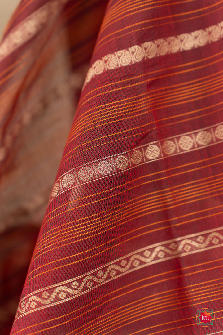 Red-Veldhari-Kanchi-Cotton-Saree-With-Zari-Kumkumam-5-The-Indian-Motif